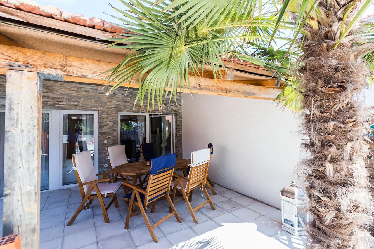 Holliday Home Maxdom Sukosan Exterior photo